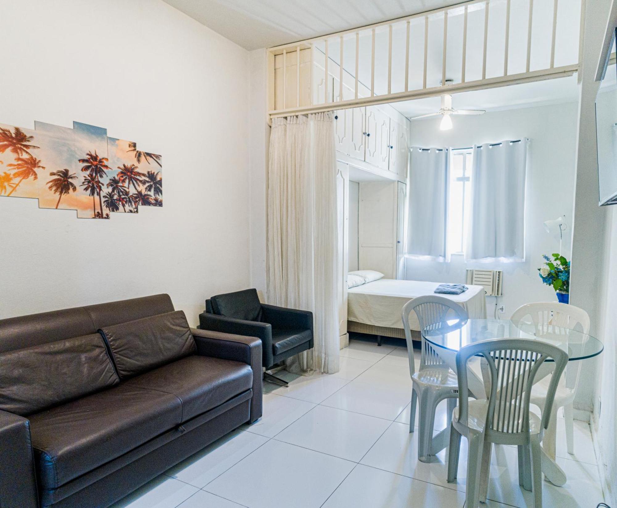 Studio Completo Na Praia De Copacabana Com Ar, Wifi, Netflix, Ate 4 Pessoas, Fundos Claro E Silencioso, Pauloangerami Pj135 Rio de Janeiro Buitenkant foto