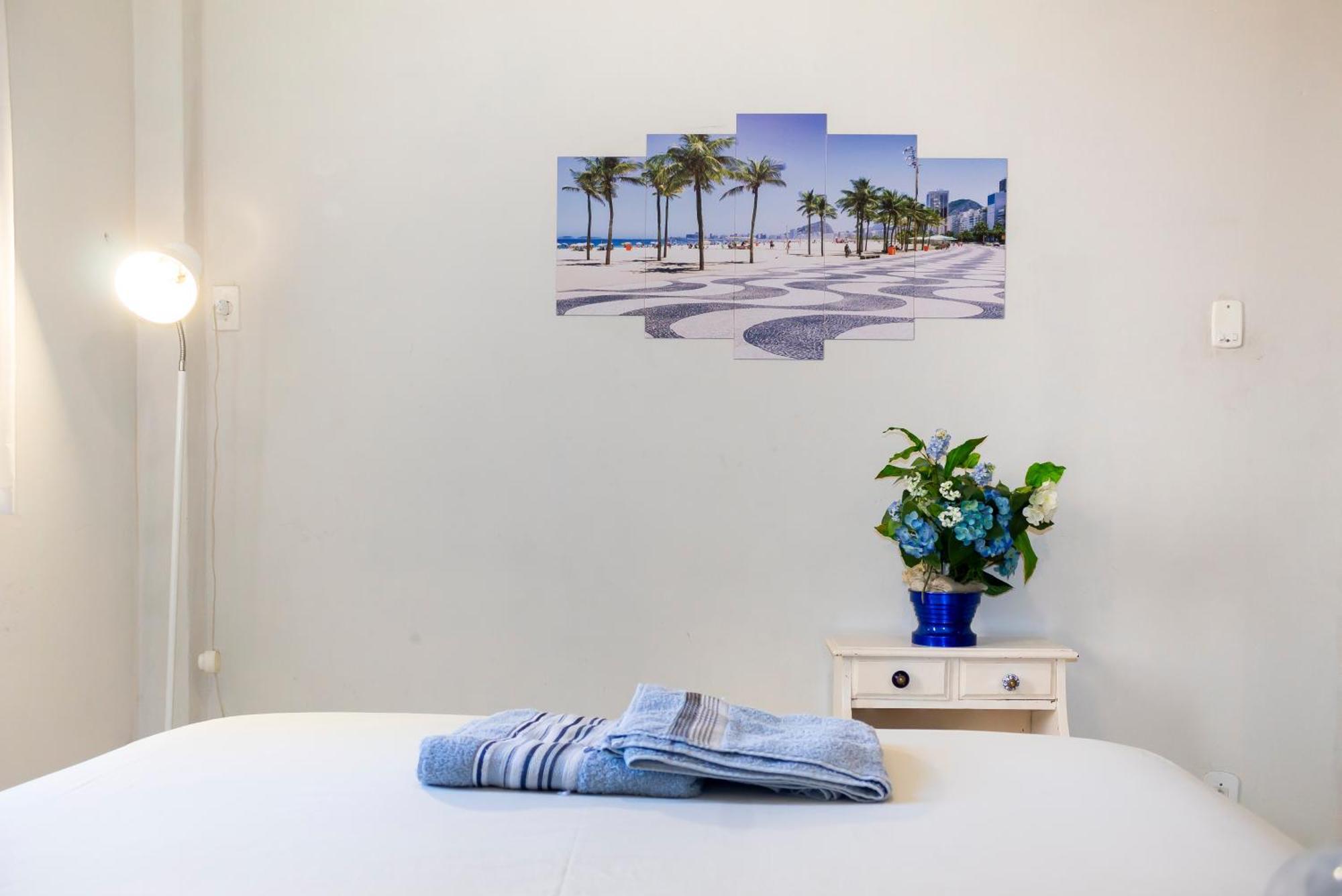 Studio Completo Na Praia De Copacabana Com Ar, Wifi, Netflix, Ate 4 Pessoas, Fundos Claro E Silencioso, Pauloangerami Pj135 Rio de Janeiro Buitenkant foto