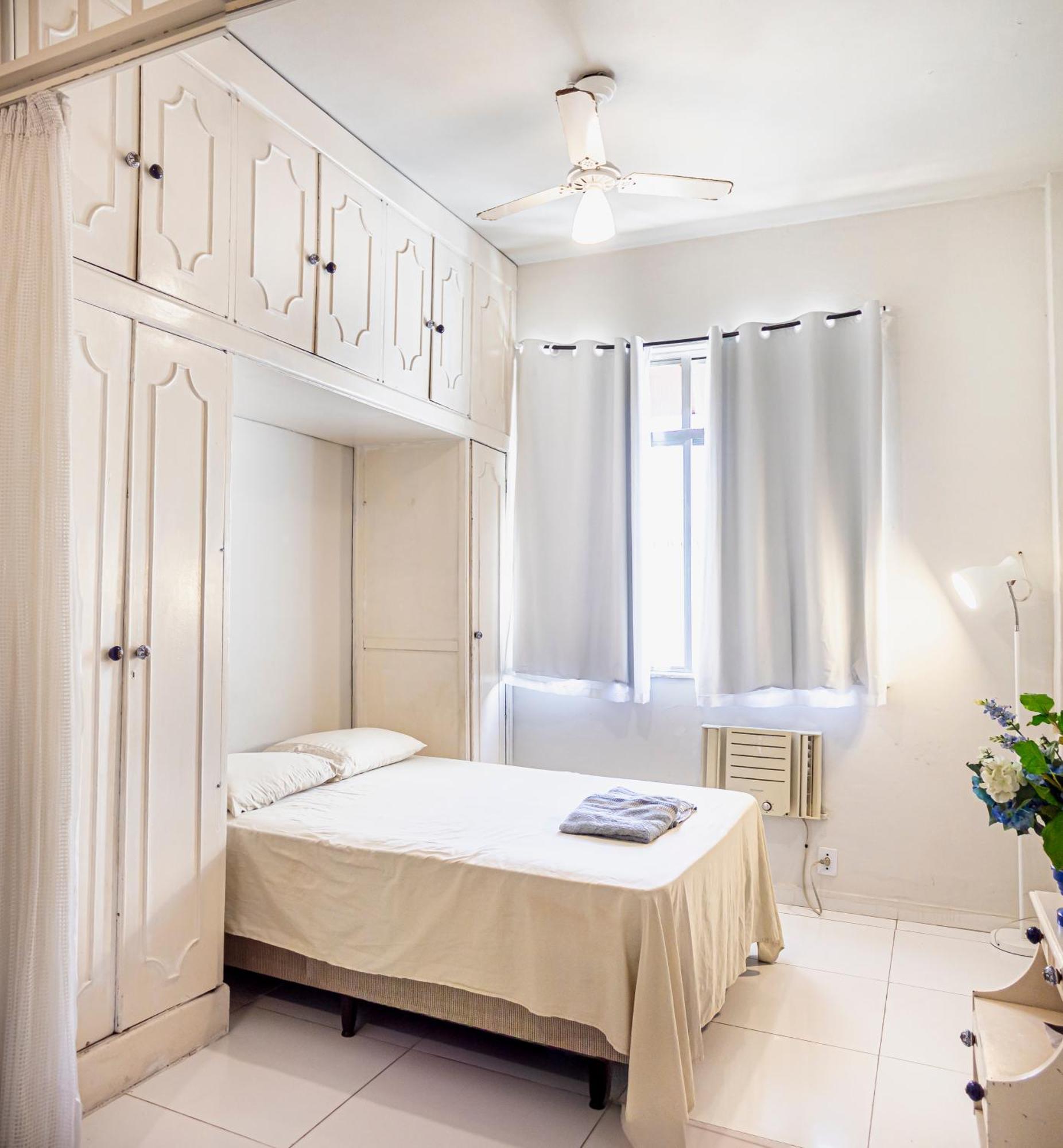 Studio Completo Na Praia De Copacabana Com Ar, Wifi, Netflix, Ate 4 Pessoas, Fundos Claro E Silencioso, Pauloangerami Pj135 Rio de Janeiro Buitenkant foto